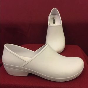 Boaonda Works - Nursing Clogs - 9 ‘Susi’ - Good